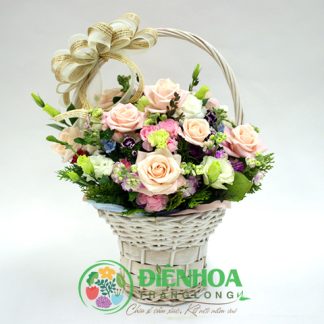 Giỏ hoa tình yêu dễ thương