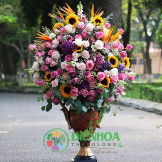 Bình hoa tươi chúc mừng