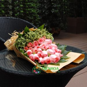 Bó hoa hồng phấn