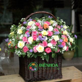 Giỏ hoa 99 bông hồng rực rỡ