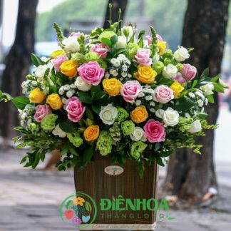 Giỏ hoa tươi sắc màu