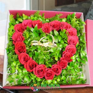 Hộp trái tim hoa hồng đỏ