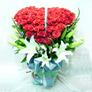 Lẵng hoa hình trái tim