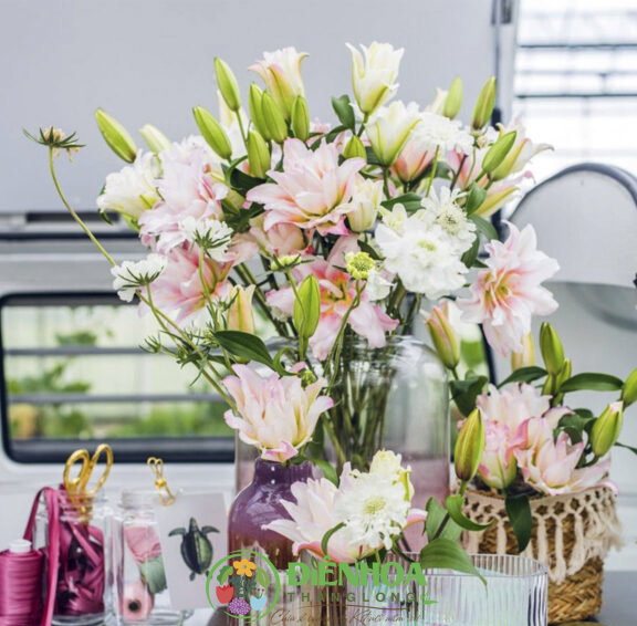 Bình hoa ly kép hồng đẹp